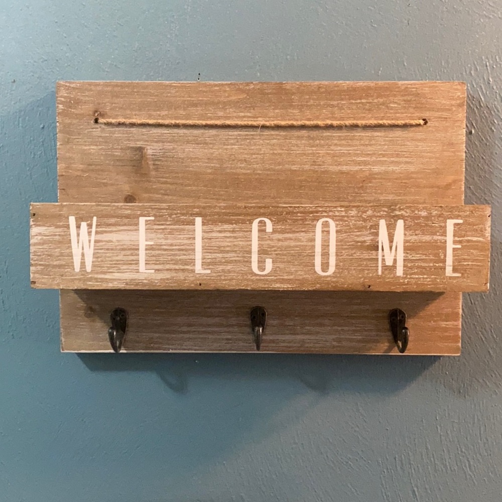 Entryway key and mail holder